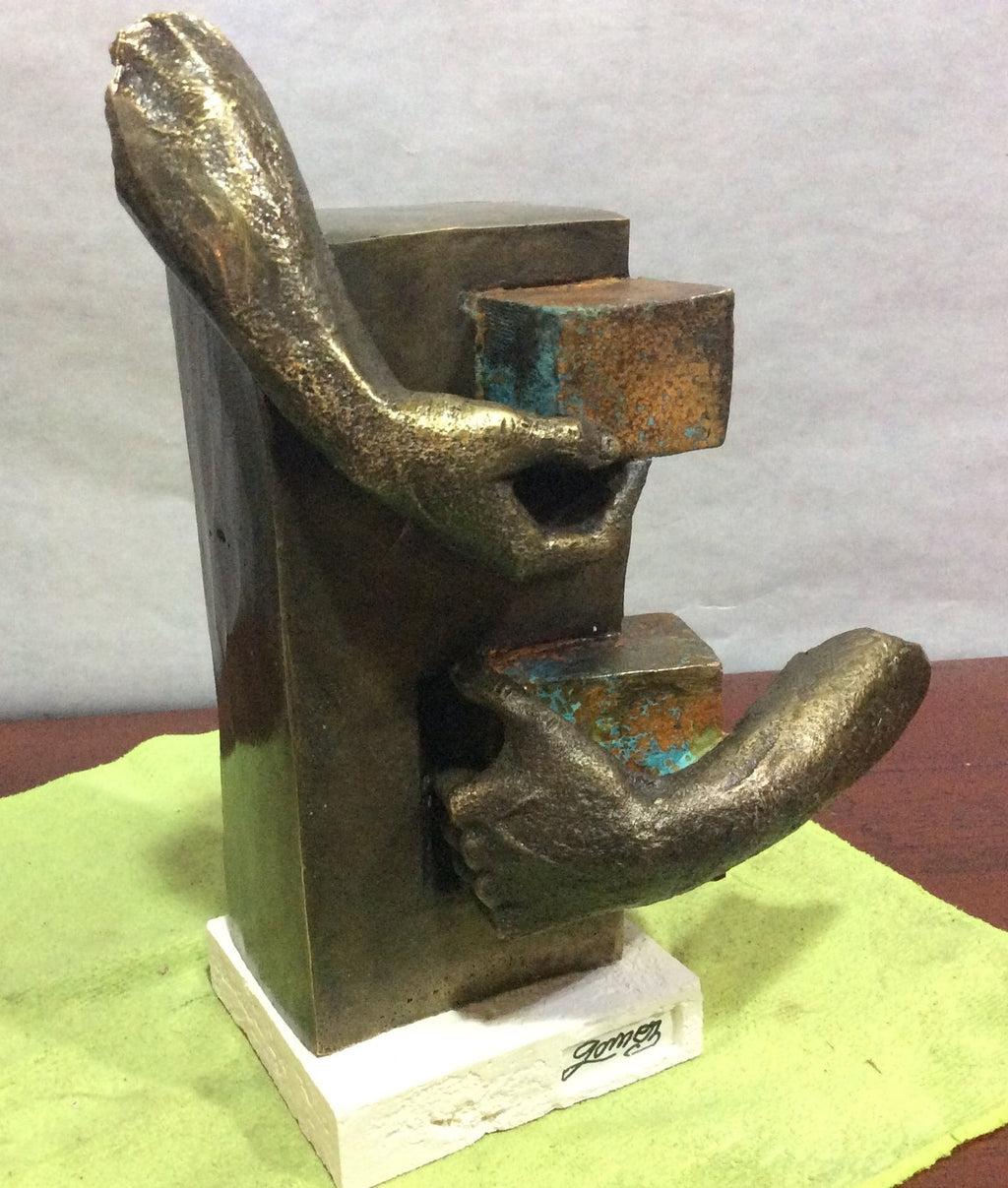 Bronzskulptur – Andrés Gómez „Manos rotas“ – 30×20×15 cm