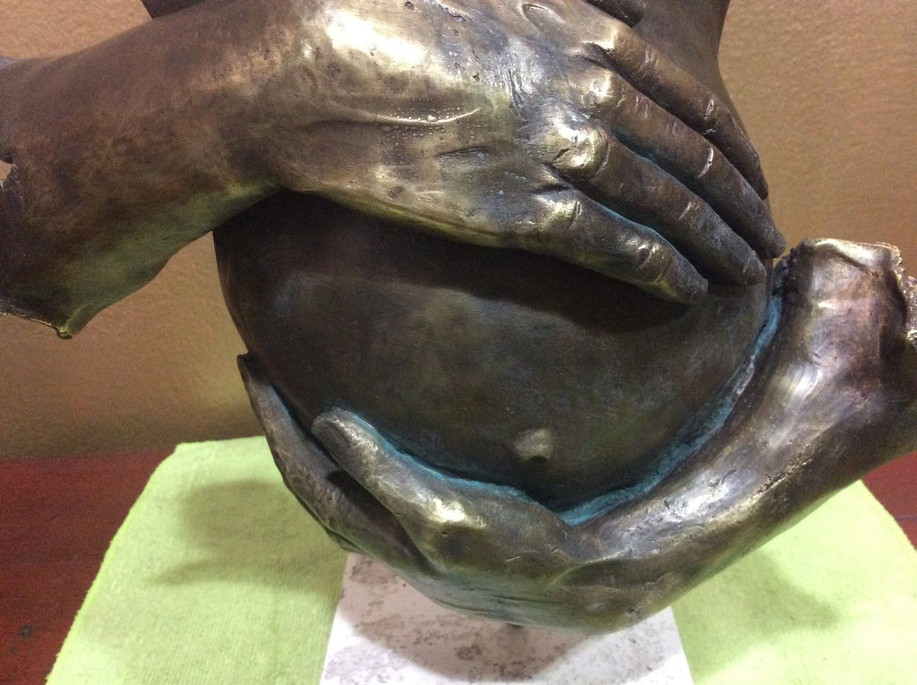 Bronzskulptur – Andrés Gómez „Mulher embarazada“