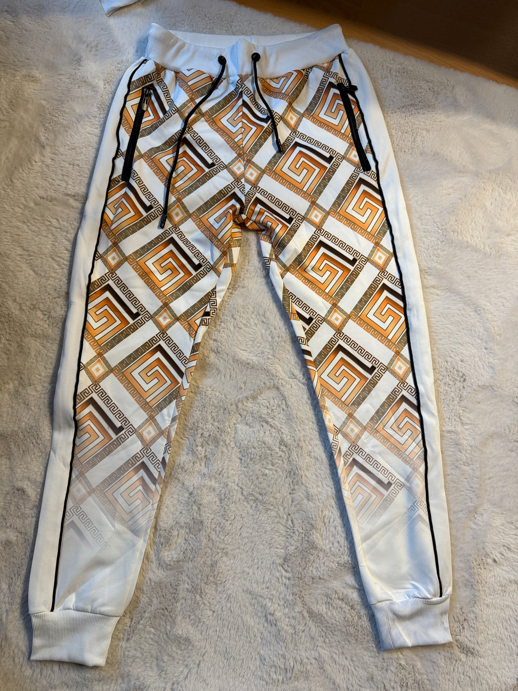 Herren Trainingsanzug – White & Gold Imperial Pattern