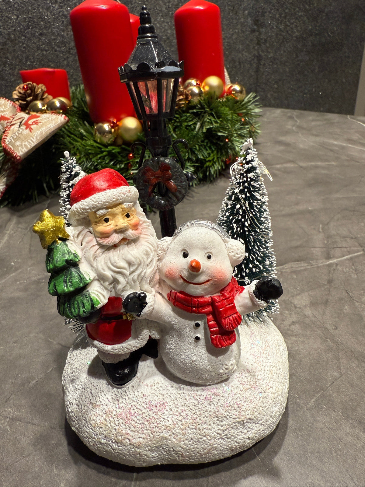 Weihnachtsfigur „Santa & Schneemann“ – 13 cm Zweitbild