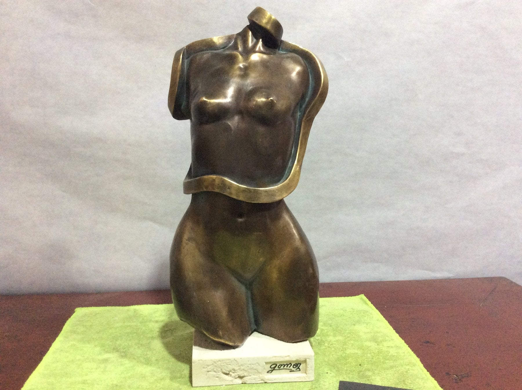 Bronzskulptur – Andres Gomez „Silueta“ – 37×17×15 cm Zweitbild